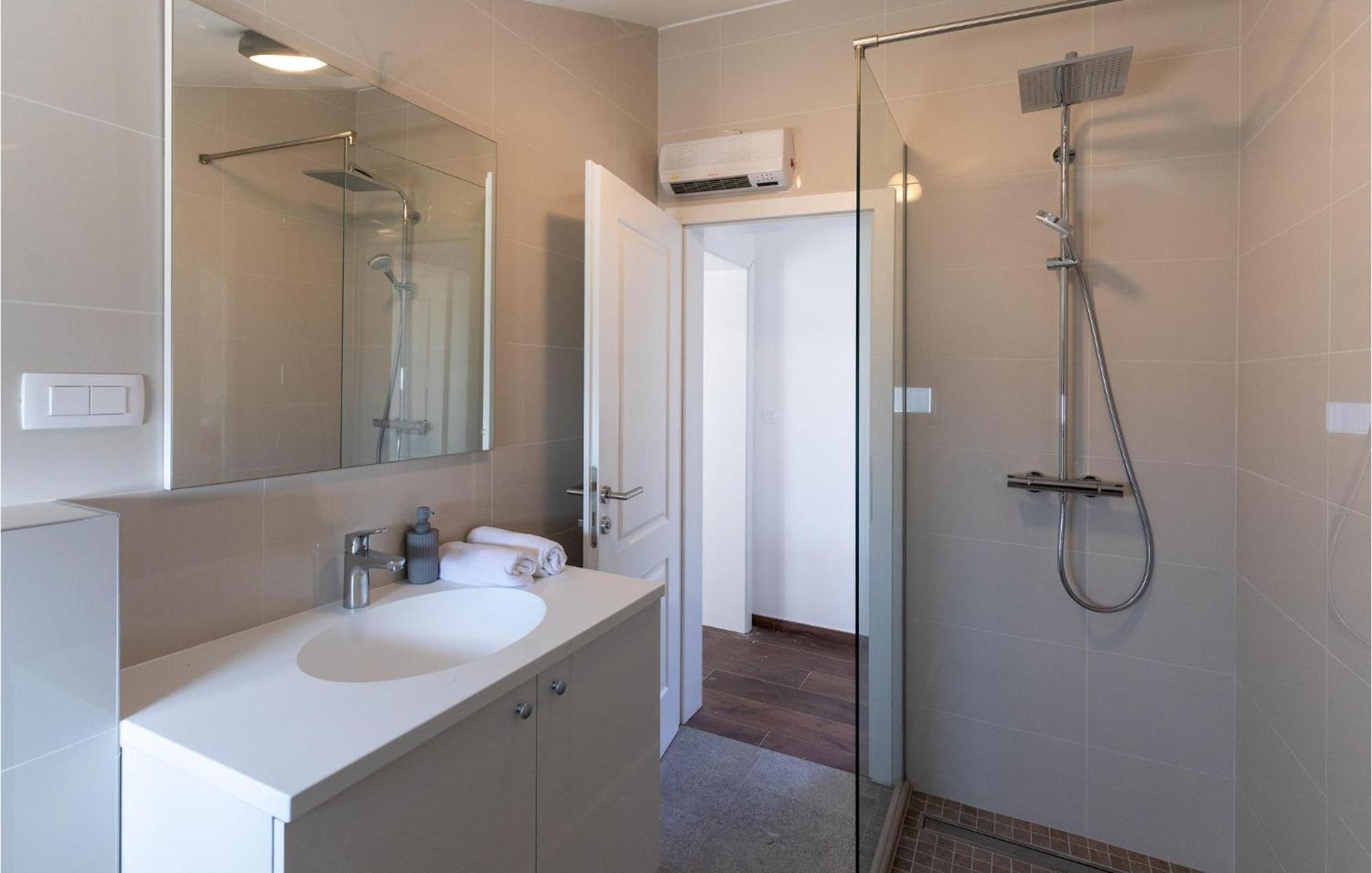Lovely Home In Klek With House A Panoramic View Exterior foto