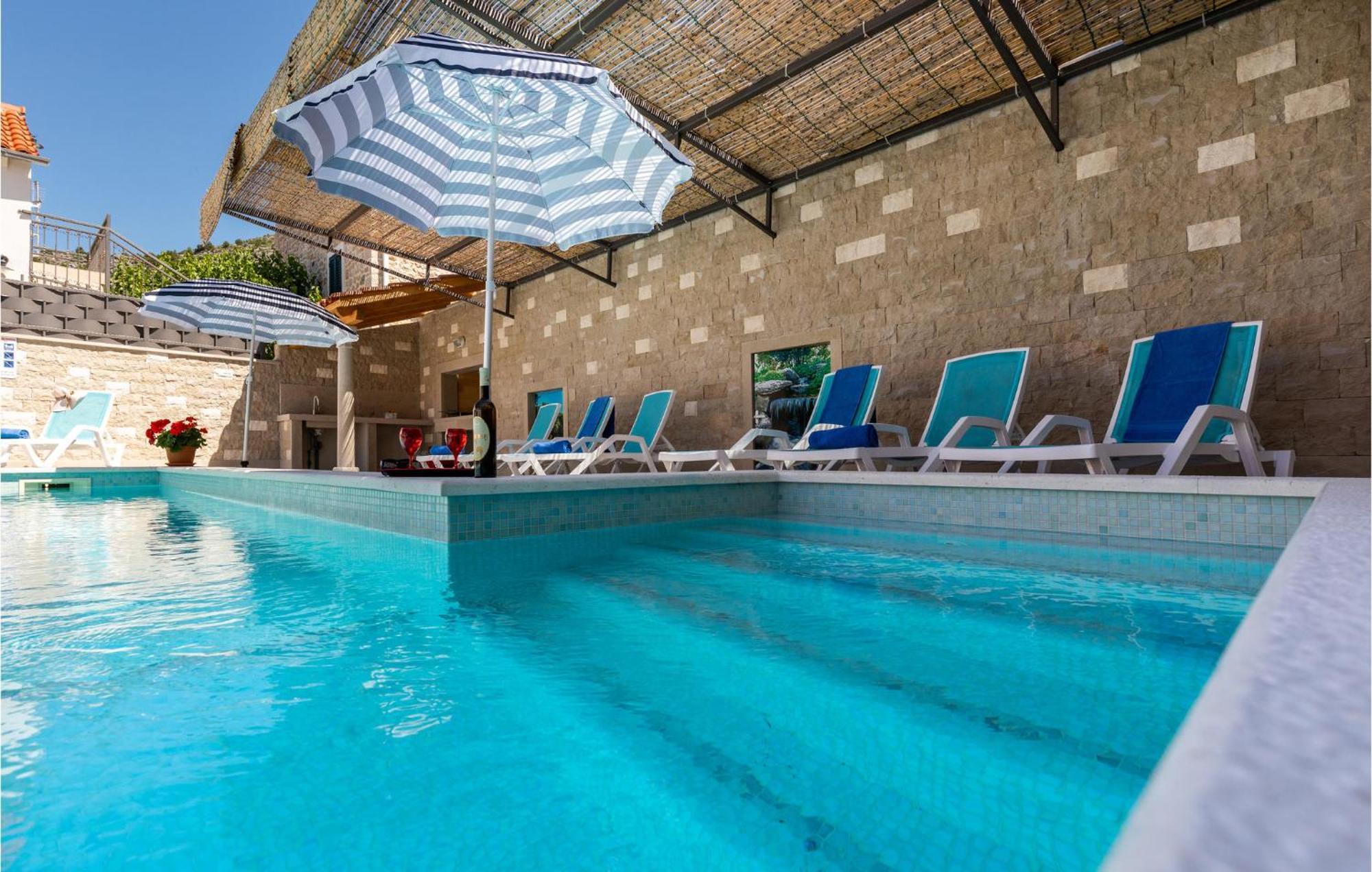 Lovely Home In Klek With House A Panoramic View Exterior foto