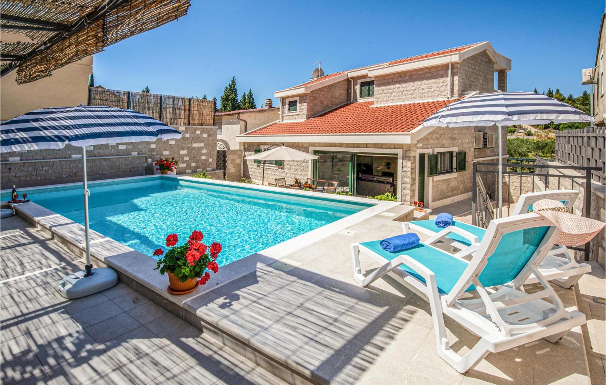 Lovely Home In Klek With House A Panoramic View Exterior foto